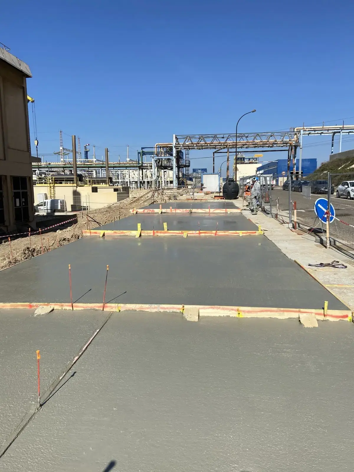 Dalle béton finie après coulage